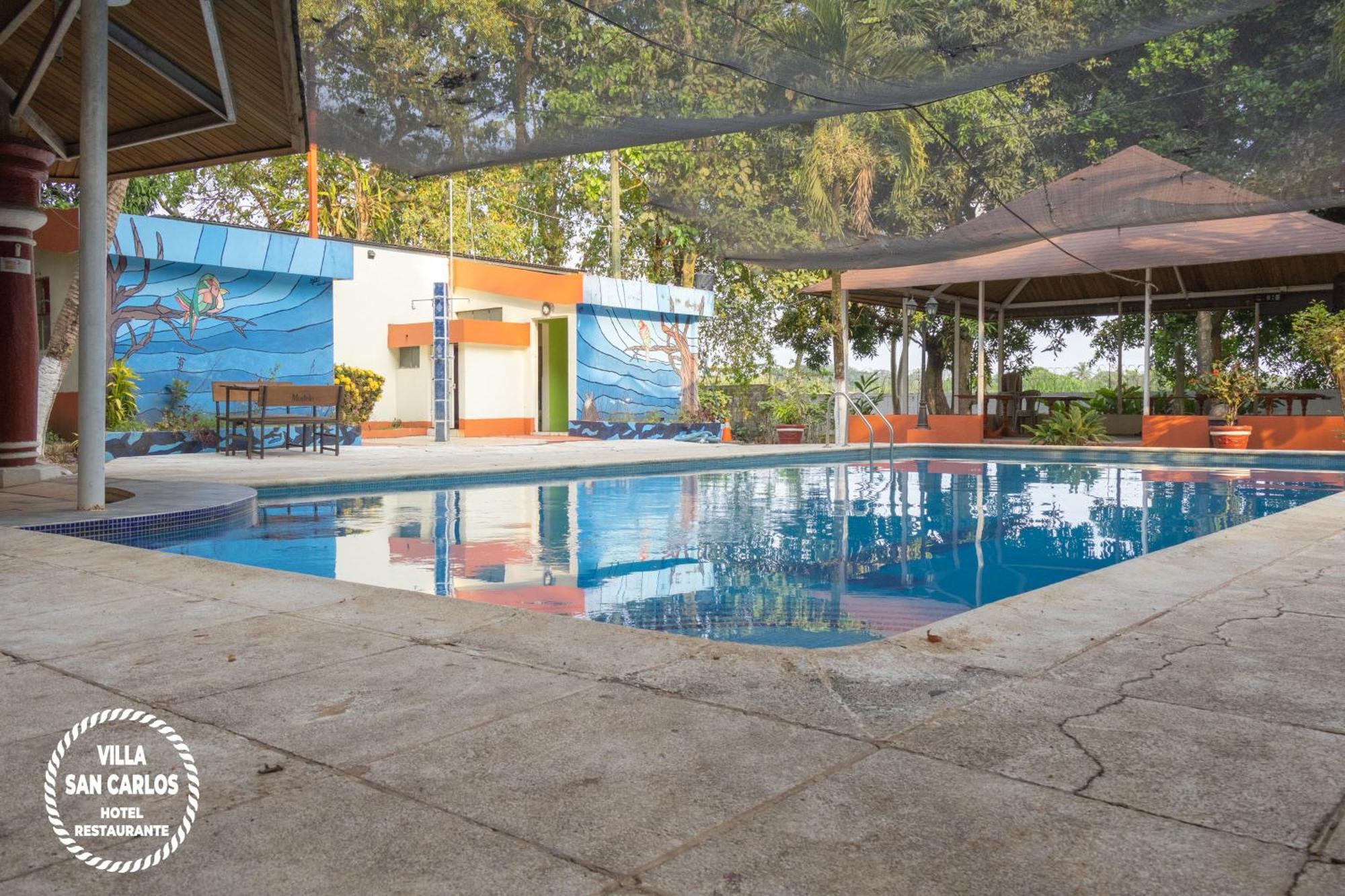 Villa San Carlos Retalhuleu Buitenkant foto